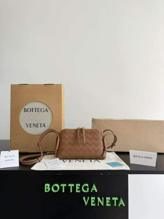 Picture of Bottega Veneta Handbags _SKUfw228517458fw